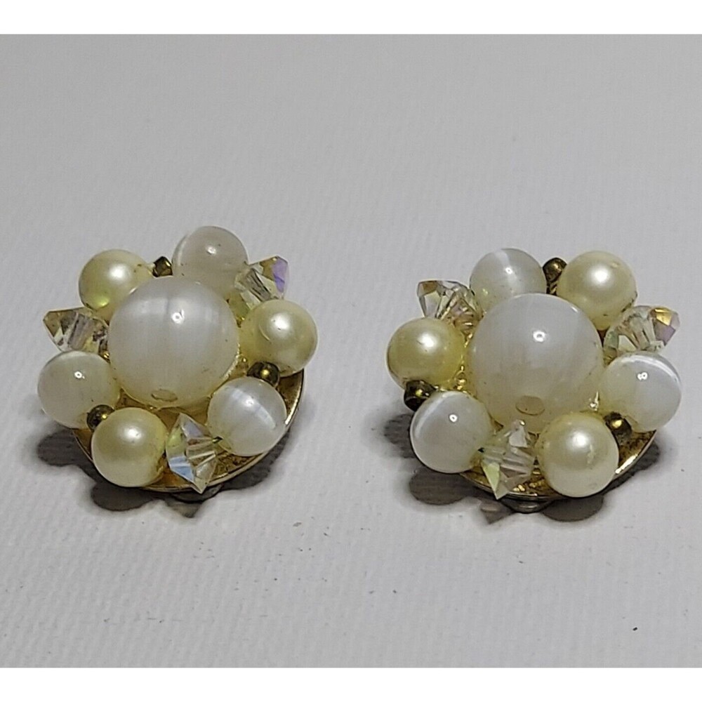 Vintage Lisner Faux Pearl Earrings Clip-on 3/4"